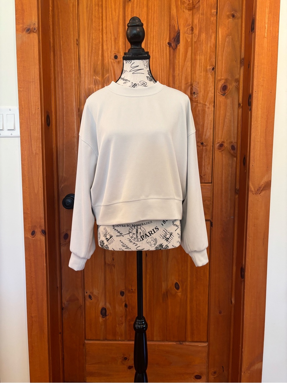 Lululemon Cream Crewneck Size 6